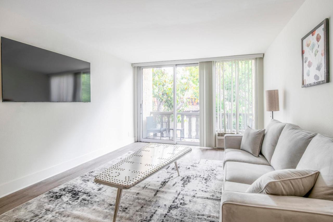 New Luxury Weho Boys Town Med Appartement Los Angeles